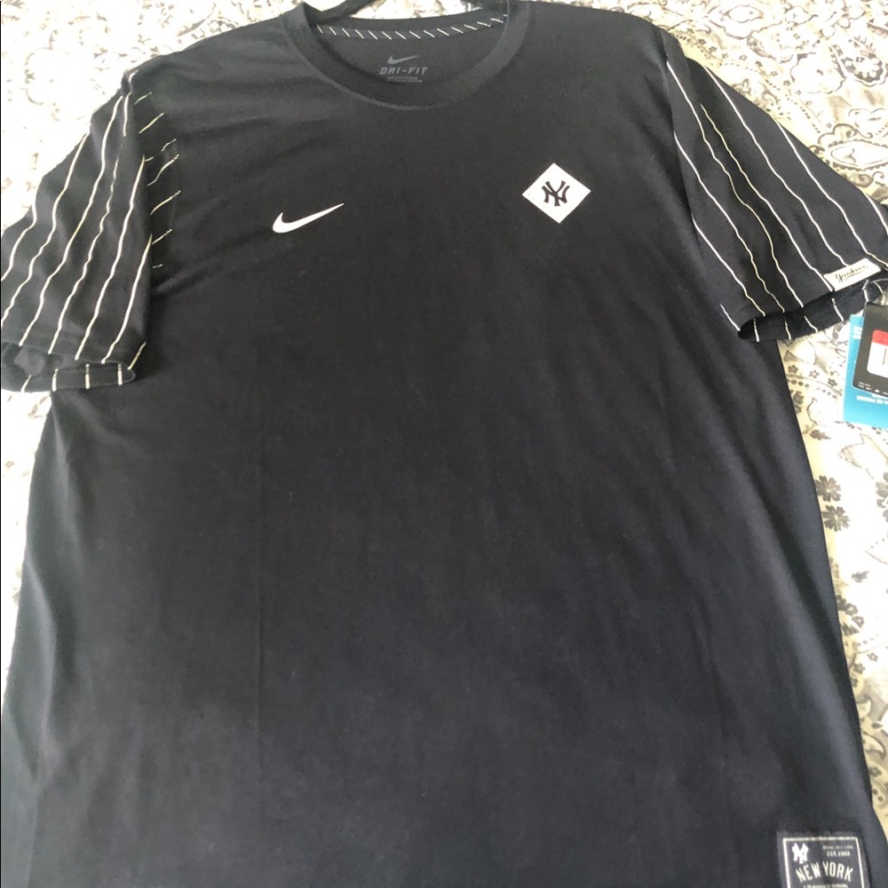 Men’s Nike Dri Fit NY Yankees Top Tshirt L NWT